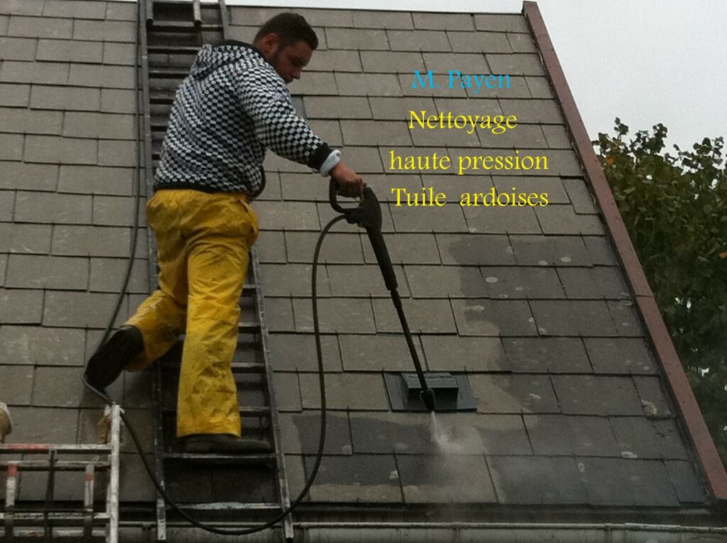 Ismaël Payen - couvreur - démoussage nettoyage toit